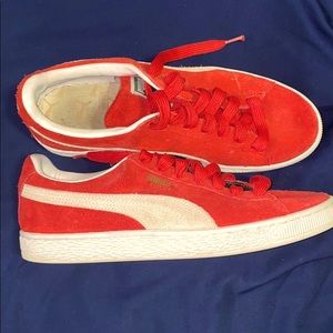 CASUAL PUMA SNEAKERS!